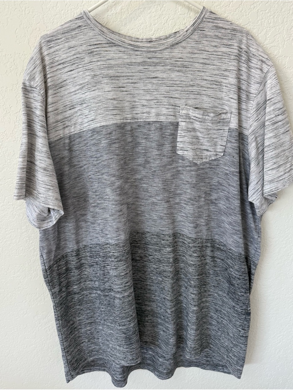 George Two-Tone Heathered Short Sleeve Tee in Gray and Charcoal